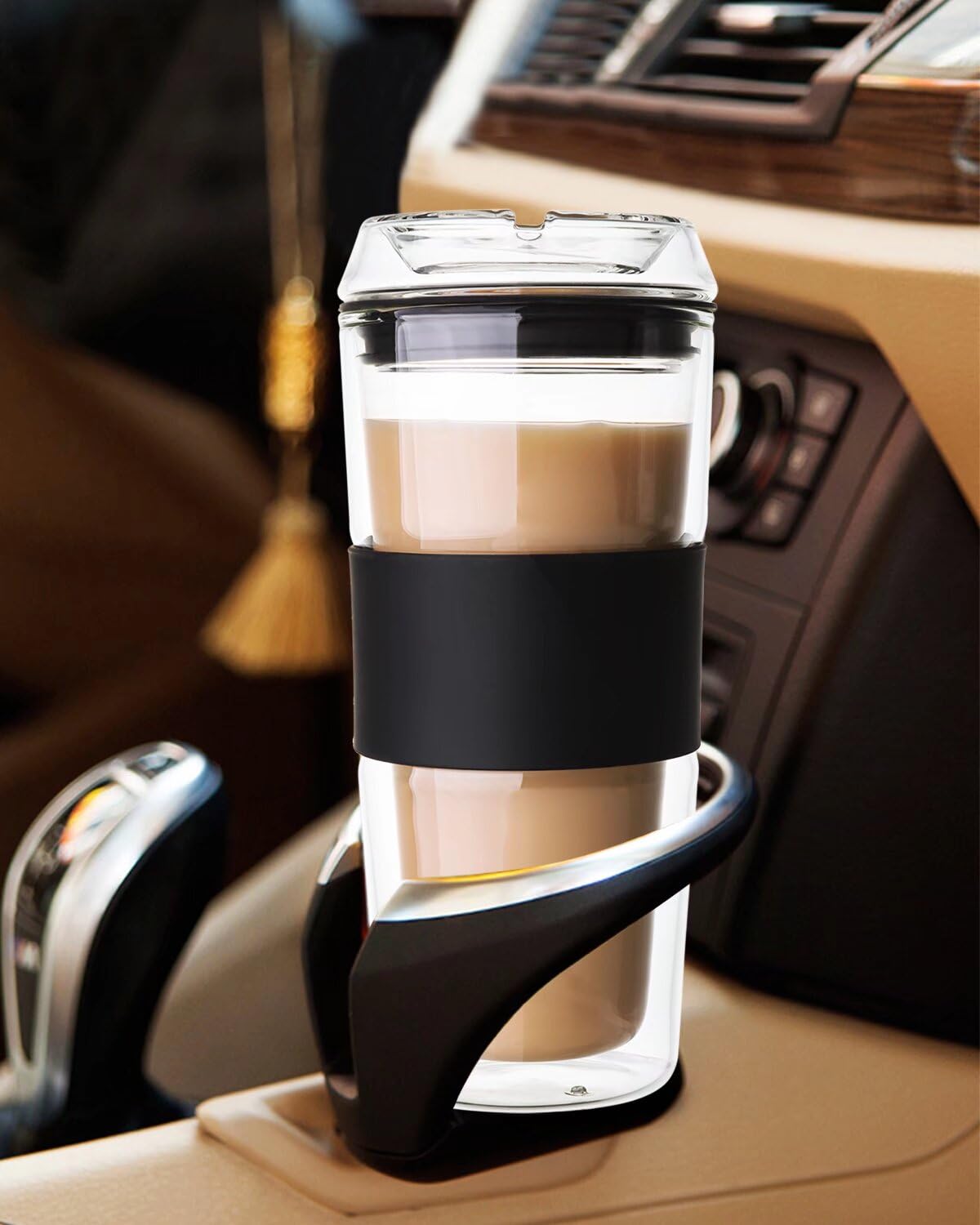 cicike borosilicate glass construction resists boiling and cold drinks.