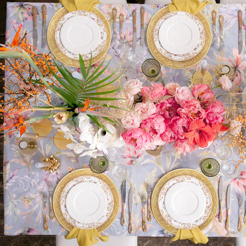 Cididu matte gold finish offers sophisticated contrast with standard dinner plates.