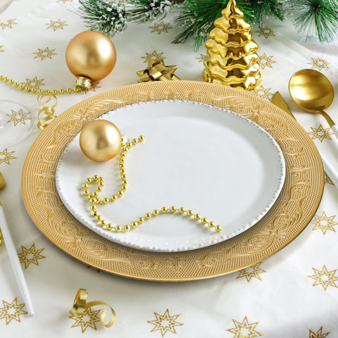 Cididu scratch-free finish keeps tables looking pristine during celebrations.