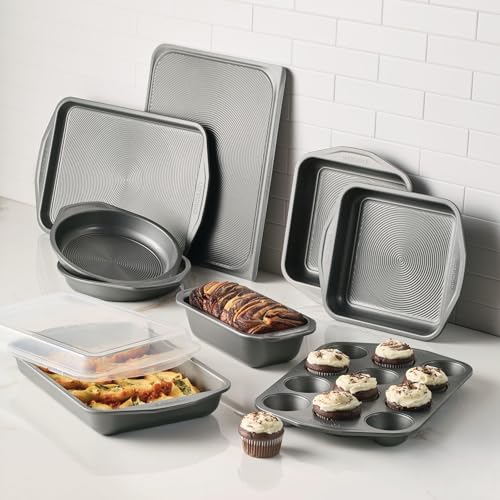Circulon Total nonstick coating enables effortless food release and cleanup.