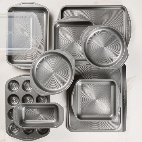 Circulon Total rolled-rim design adds warp resistance and durability.