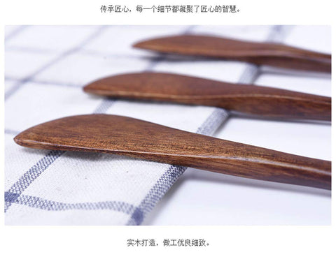 CISHNOU cheese spreaders with natural lacquer finish for durable daily use.