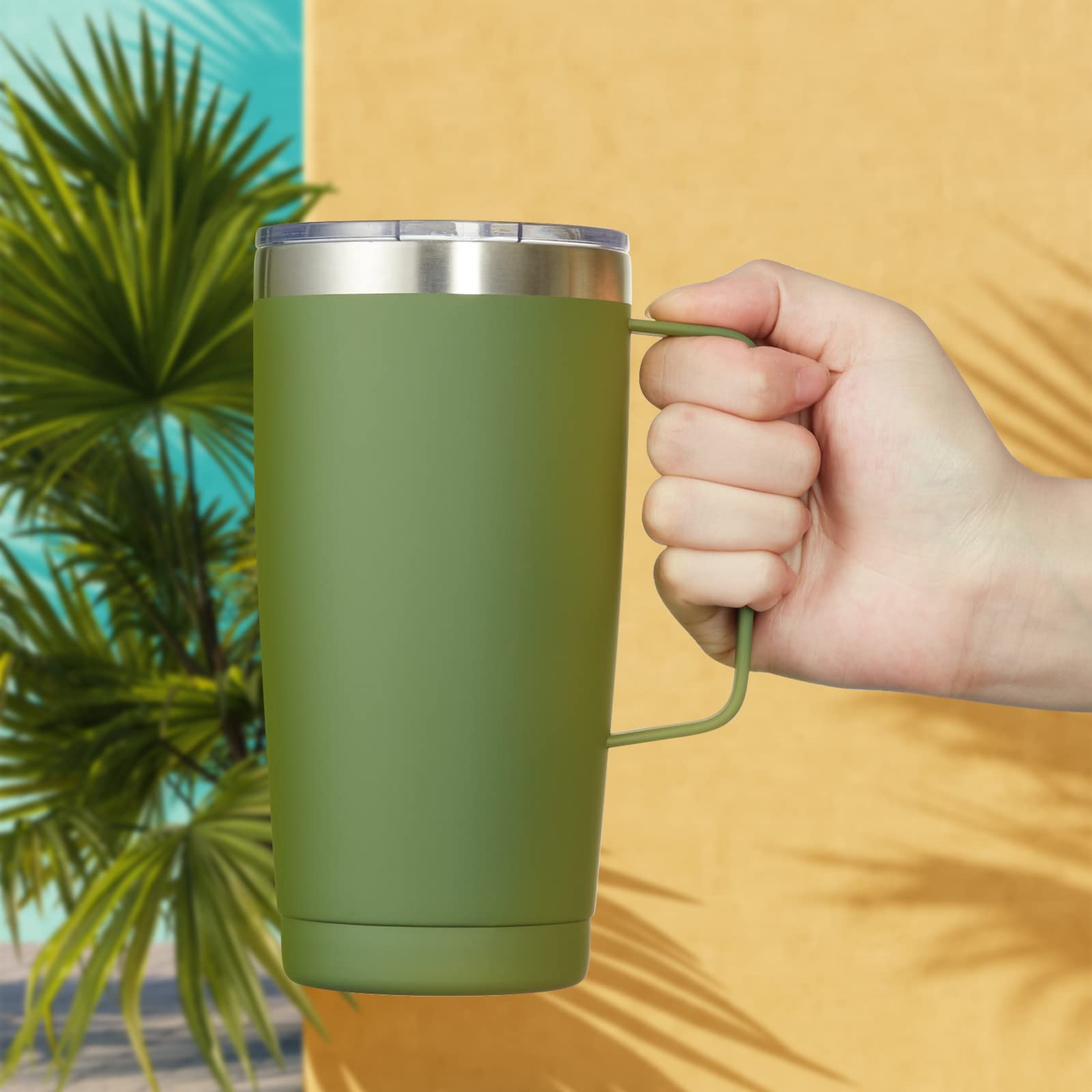CIVAGO tumbler with handle provides comfortable one-handed carrying.