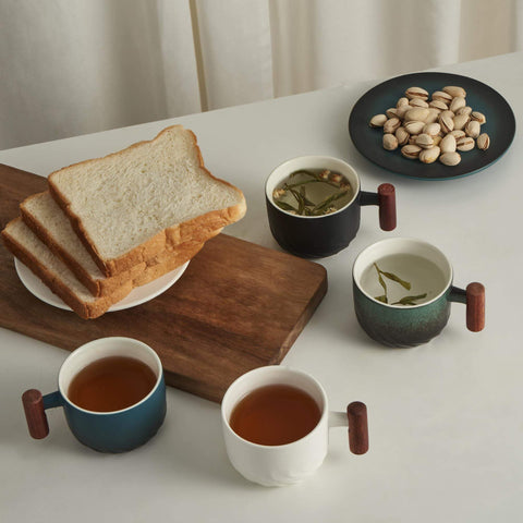 CLASGLAZ ergonomic-space-between-handle-and-cup improves finger comfort.