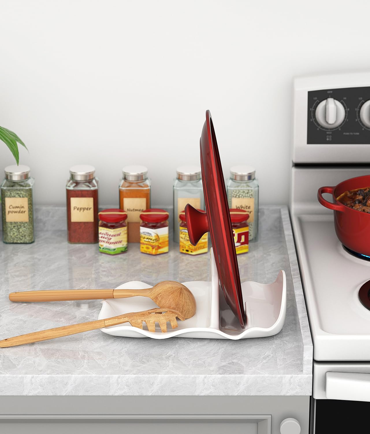 CLTIKACK ceramic spatula rest ready for cooking.
