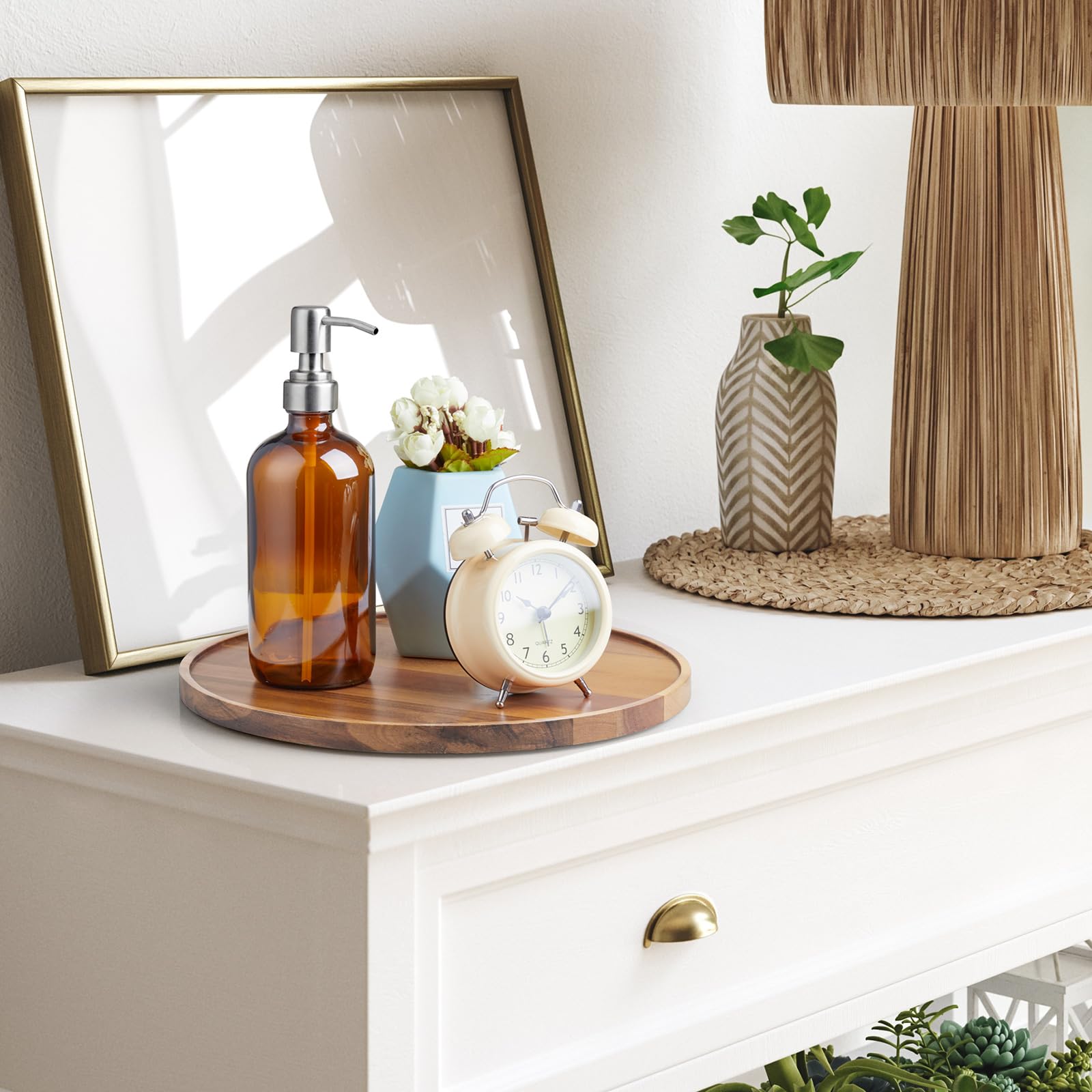 CMLKLZD non-slip pad feature keeps items steady on the tray.