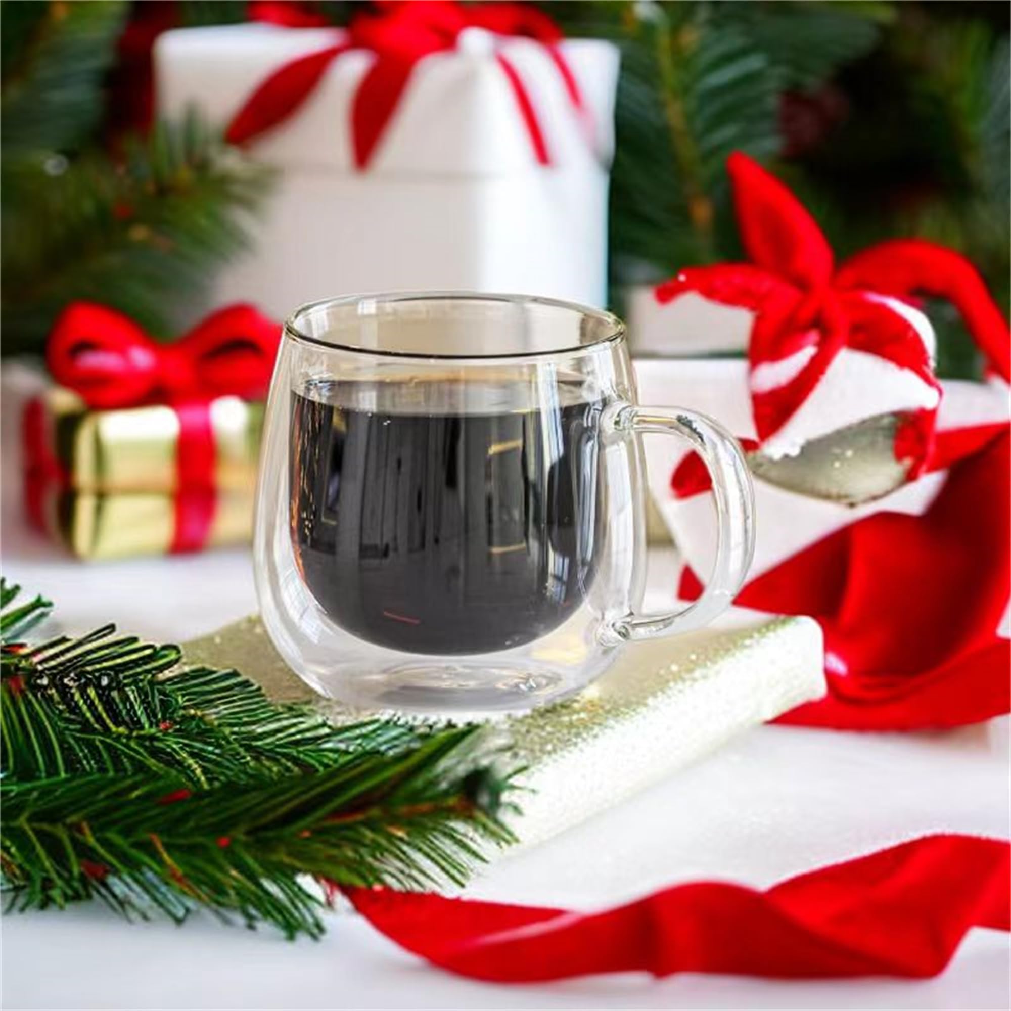 CNGLASS borosilicate glass close-up highlights durable, lead-free construction.