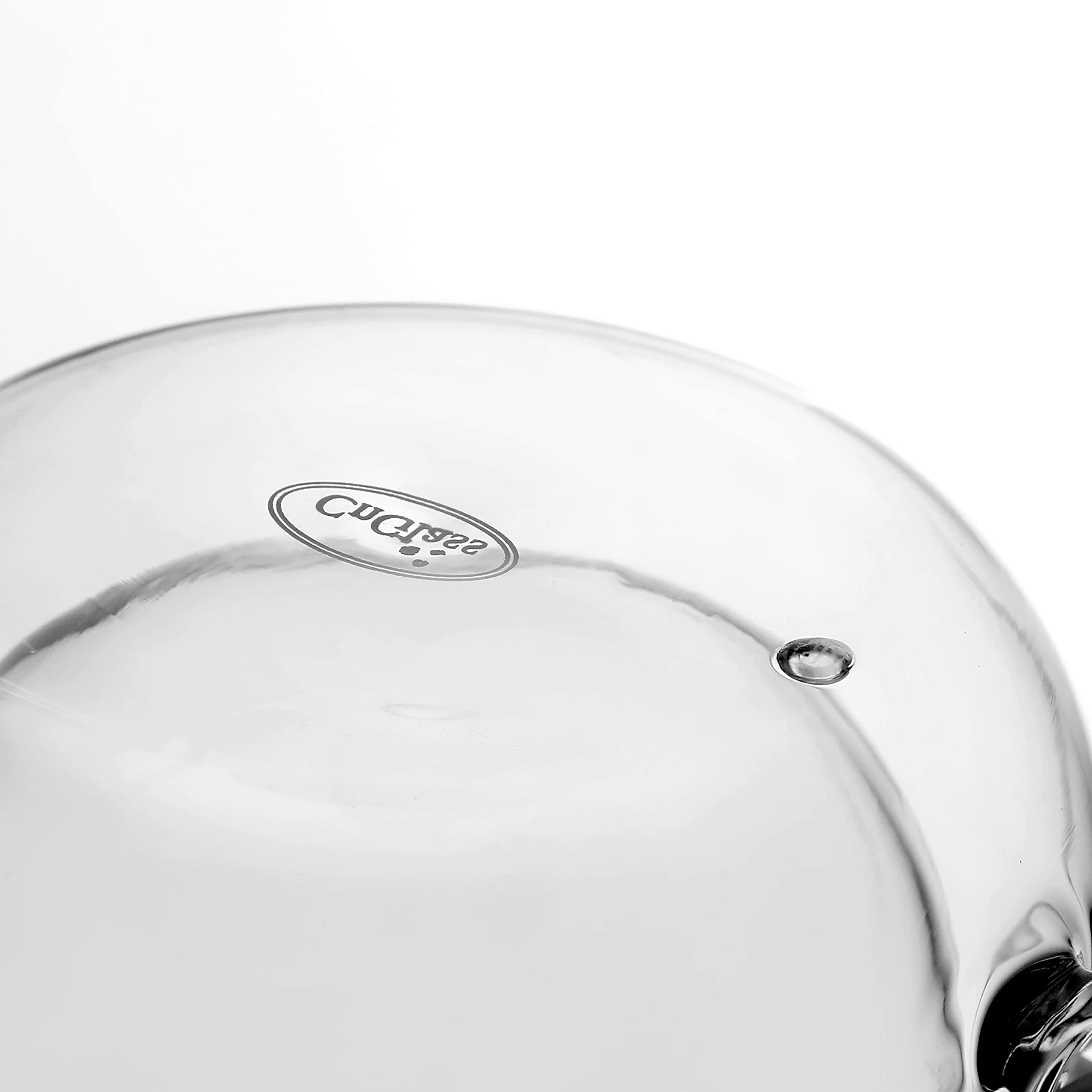 CNGLASS cold drink in mug demonstrates no-sweat insulation.