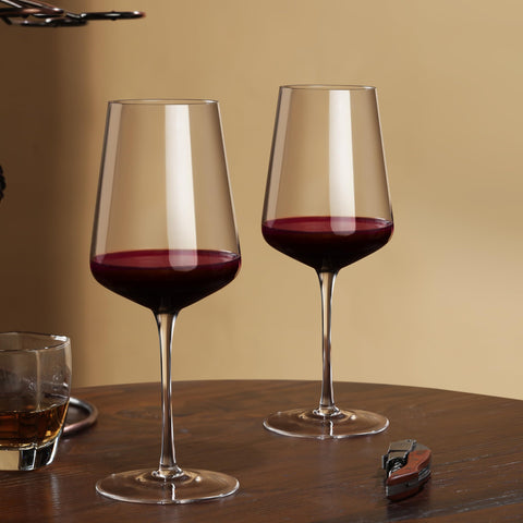CnSneg crystal wine glasses as a versatile holiday gift option