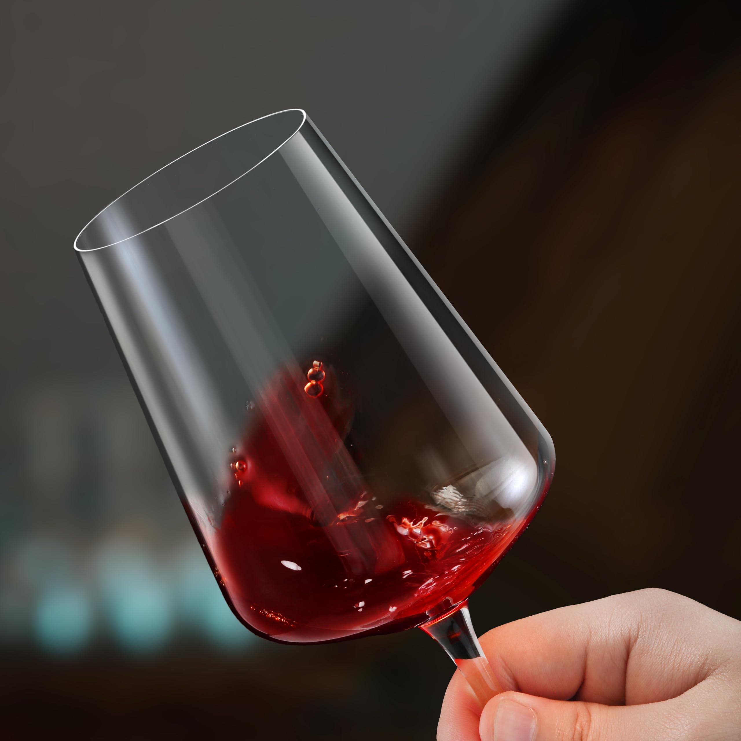 CnSneg one-piece crystal design provides smooth feel and easy clinking