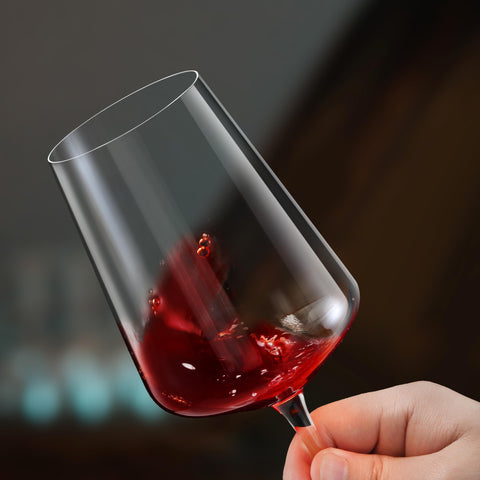 CnSneg one-piece crystal design provides smooth feel and easy clinking