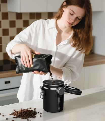 Coffee Gator BPA-free lid provides a safe, airtight seal.