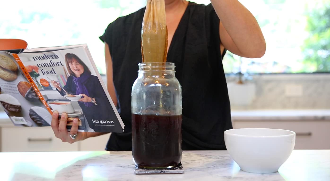 CoffeeSock 64oz wide-mouth jar compatibility detail for easy setup.