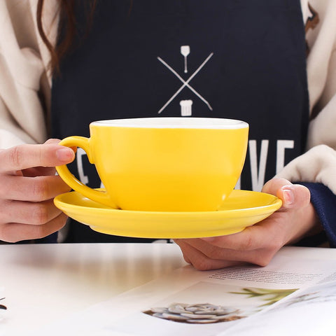 Coffeezone barista cup and saucer highlighting 10.5 oz capacity for generous lattes