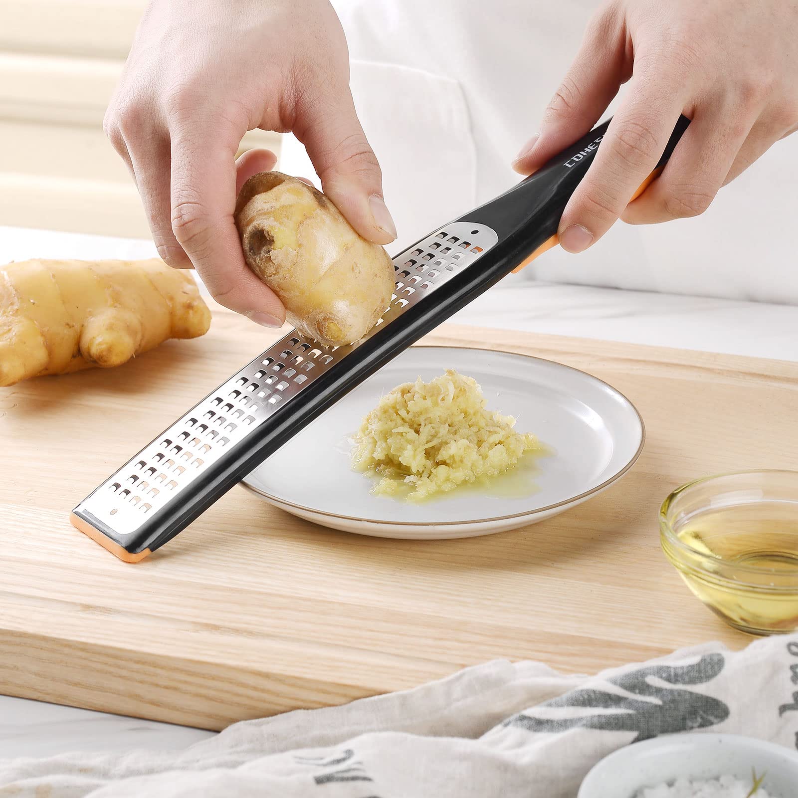 Cohesion Etched Zester & Grater Set 2 ideal for chocolate or nutmeg shaving.
