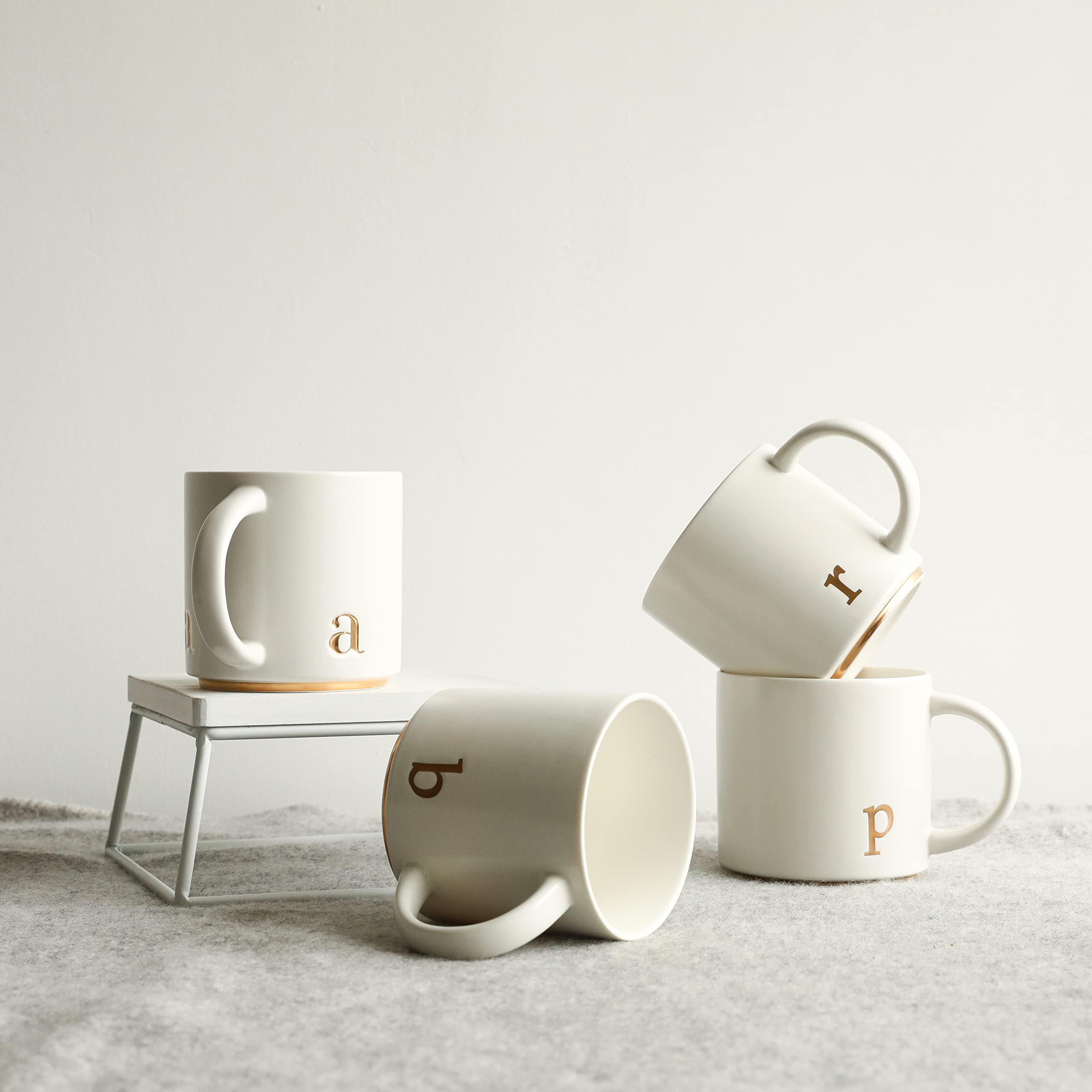 COLLECTIVE HOME tea mug with glossy finish ideal for relaxing breaks.