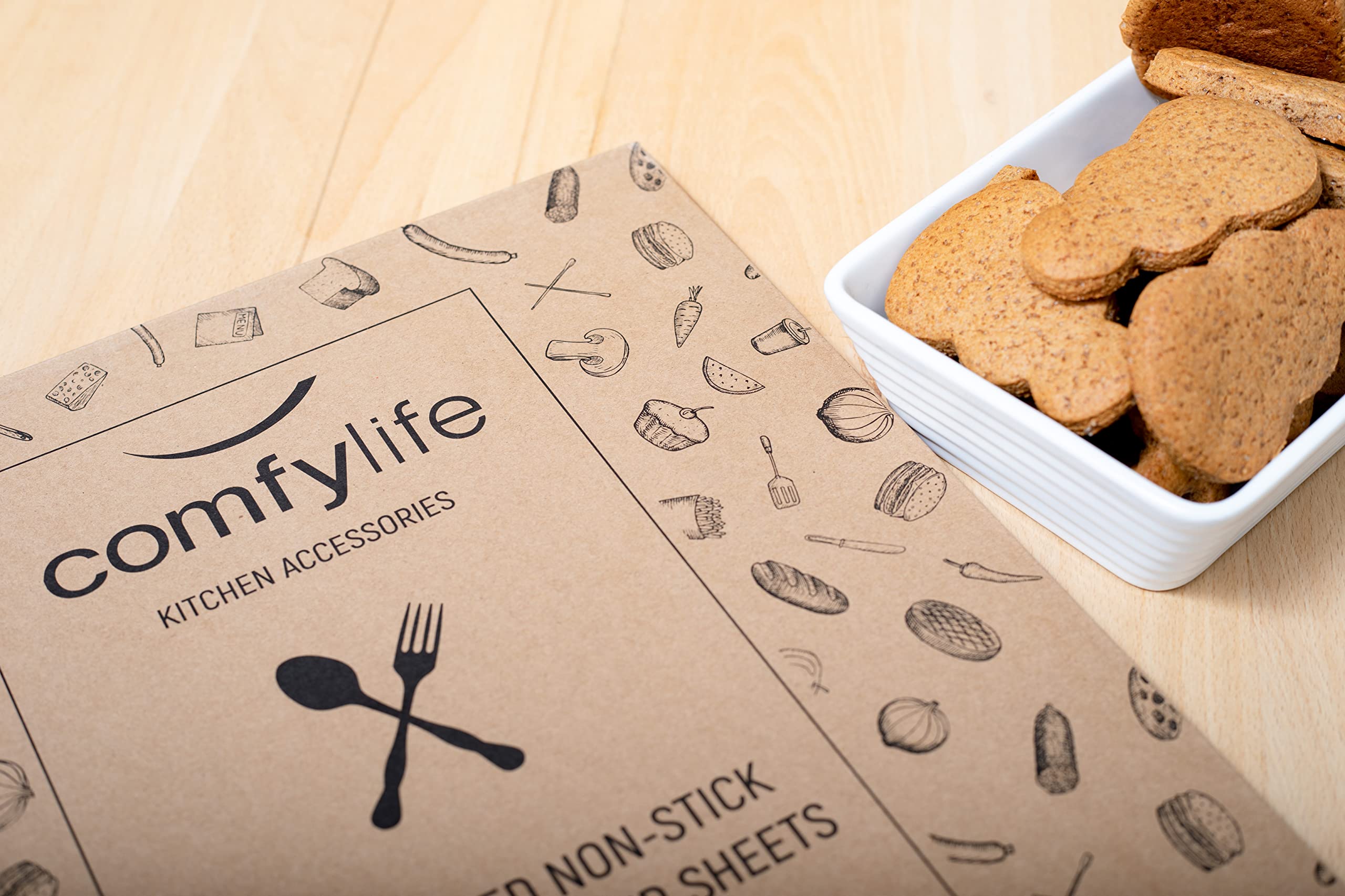 Comfylife versatile parchment handles cookies, pizzas, and roasts.