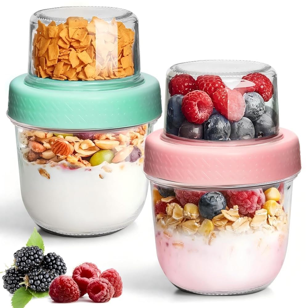 ComSaf 8oz dual-layer oats container with separate toppings for fresh morning meals.