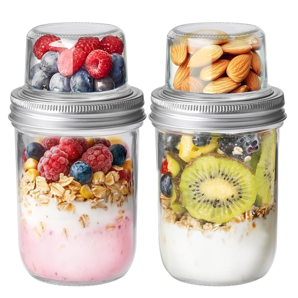 ComSaf overnight oats container top compartment showing dry separation for fresher, ready-to-eat oats.