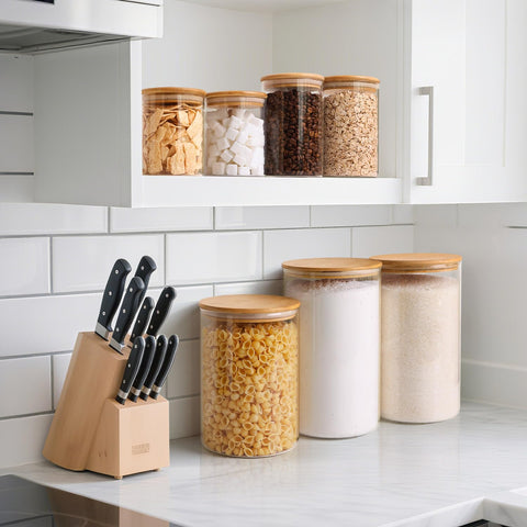 ComSaf stainless steel clip keeps dog treats clean and accessible.