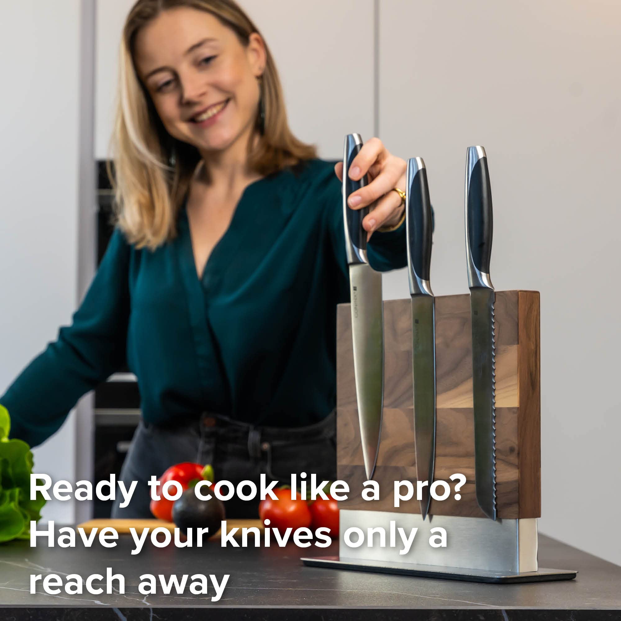 Coninx powerful magnet with 1050 gauss strength securing knife tips.