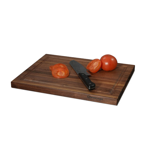 CONSDAN Walnut Cutting Board shows juice groove to help keep counters clean