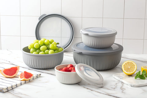 COOK WITH COLOR clear-top lids keep ingredients visible.