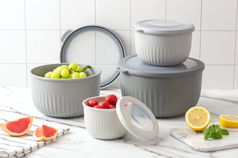 COOK WITH COLOR non-slip base prevents sliding during stirring