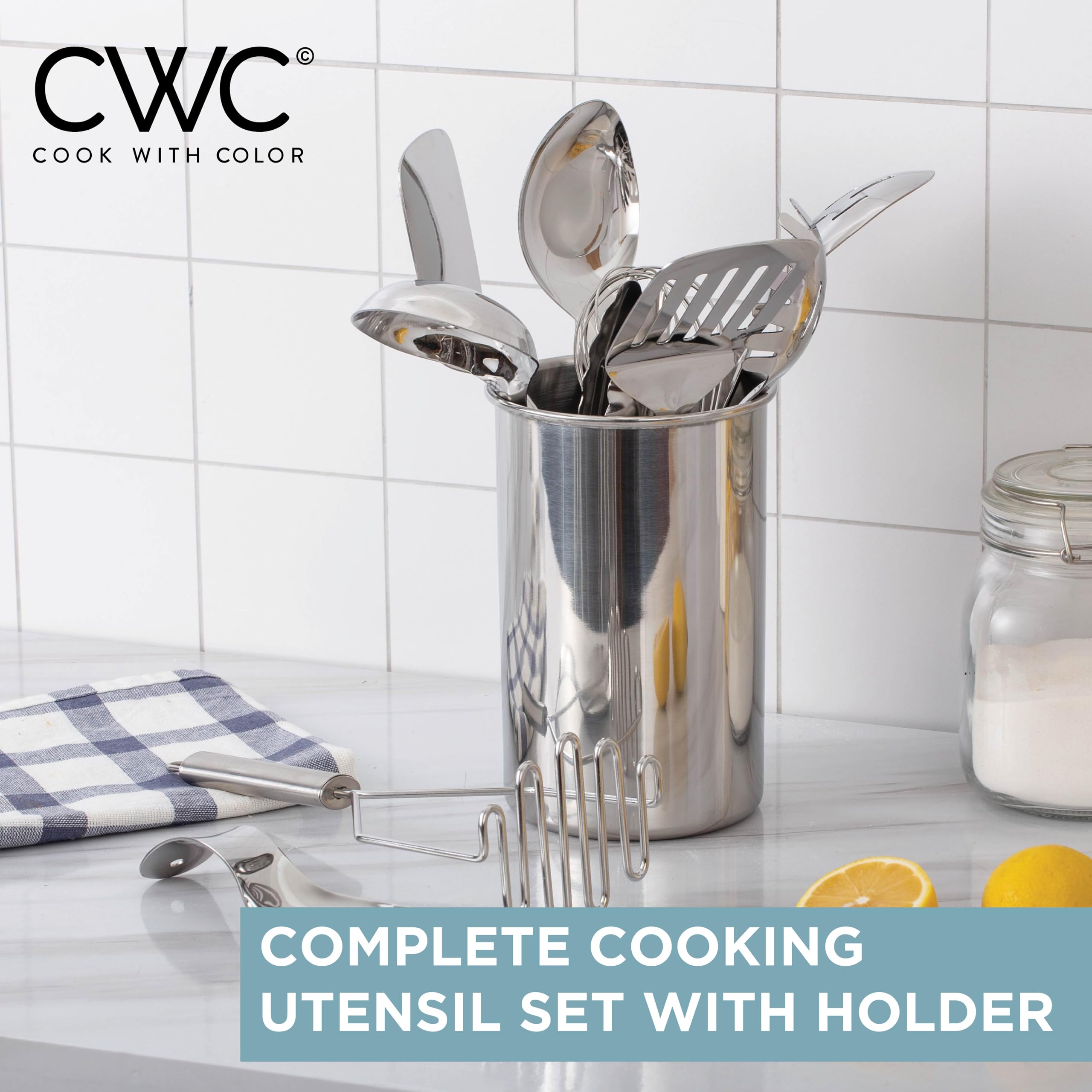 Cook With Color spaghetti server lifts pasta neatly and efficiently.