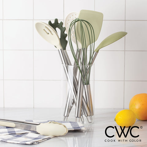 COOK WITH COLOR whisk blends batter quickly with minimal clumps.