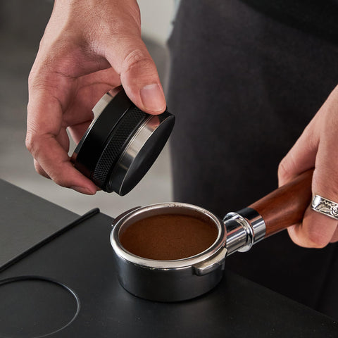 Coosigar stainless steel base offers durable, hygienic tamping.