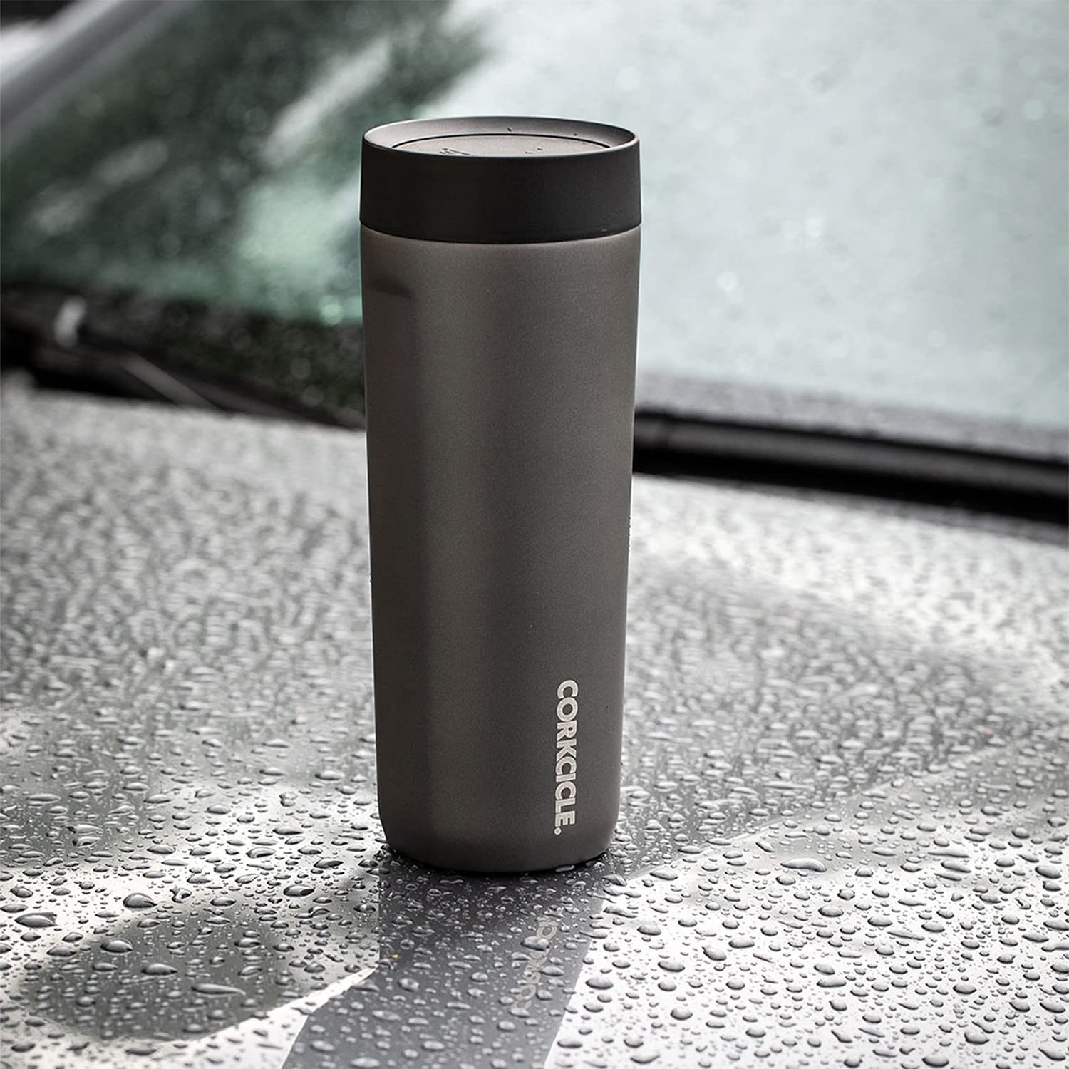 Corkcicle Commuter Cup easy-clean interior simplifies maintenance.