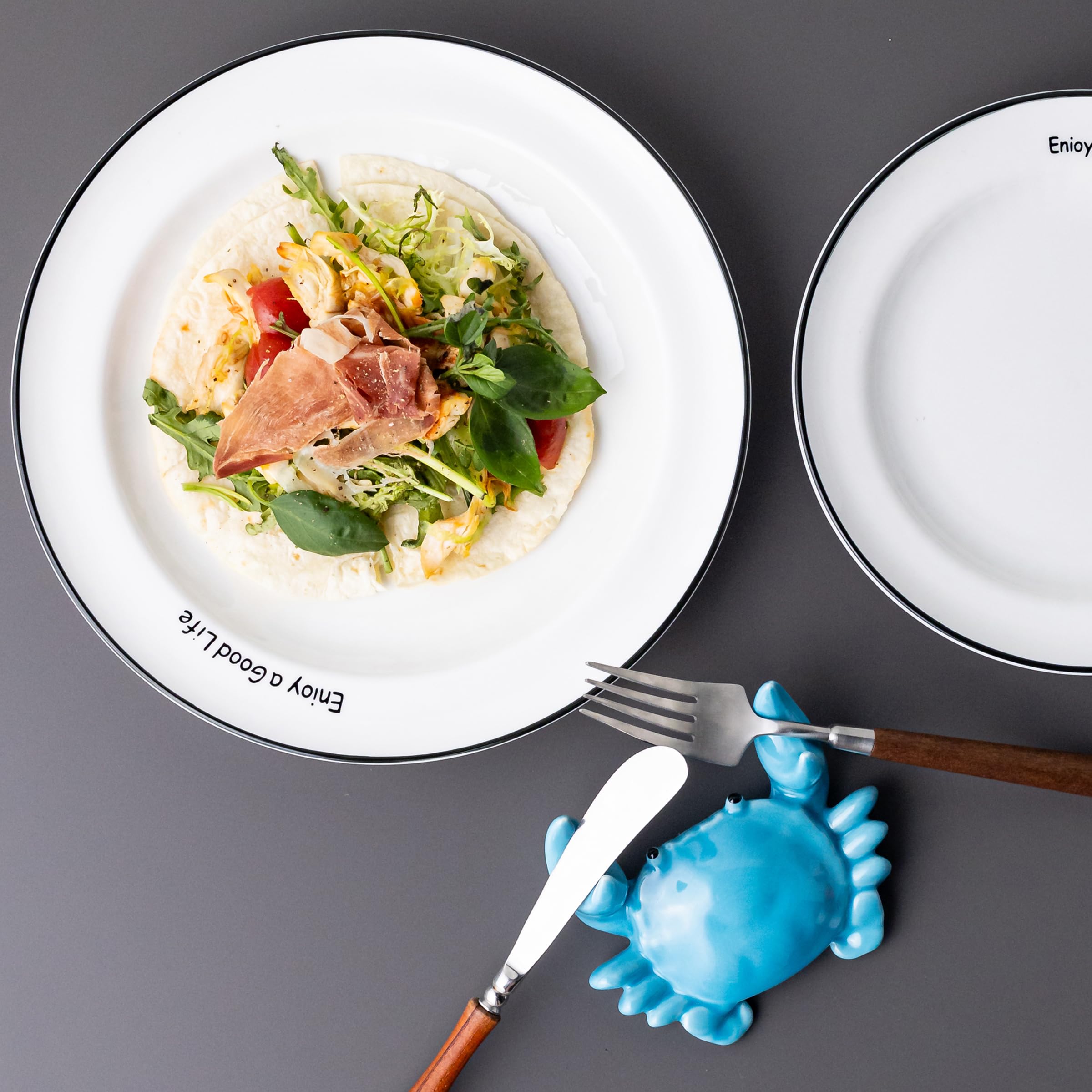 Cormomu spoon rest with anti-scratch bumpers protects countertops from scratches