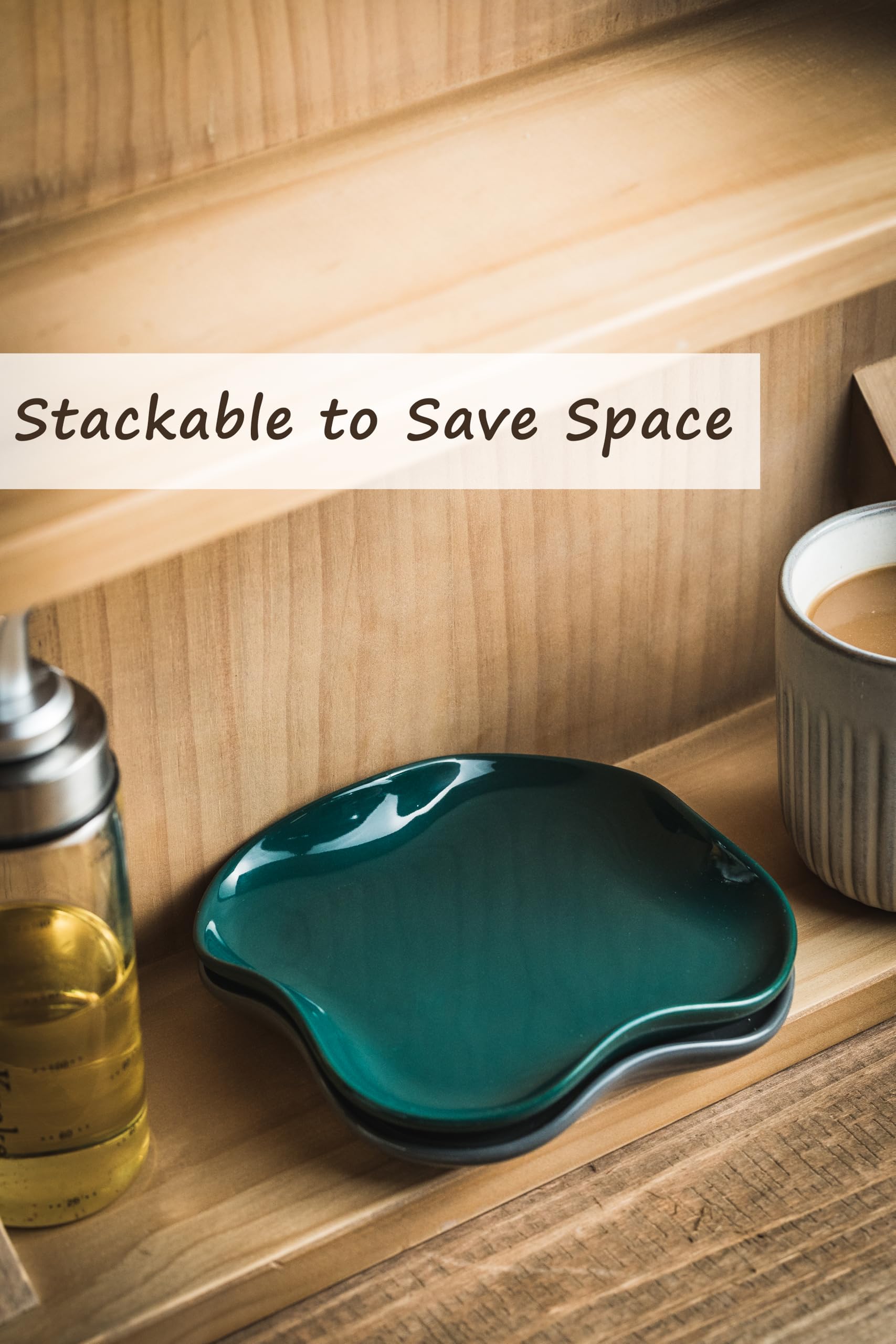 Cormomu modern kitchen decor blends style with practical utensil storage.