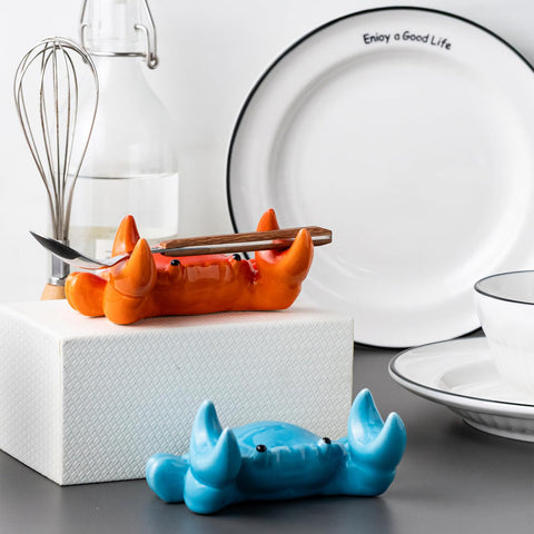 Cormomu nonstick ceramic surface cleans easily after use in kitchen