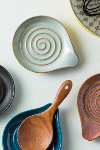 Large size accommodates common utensils without crowding counter space.