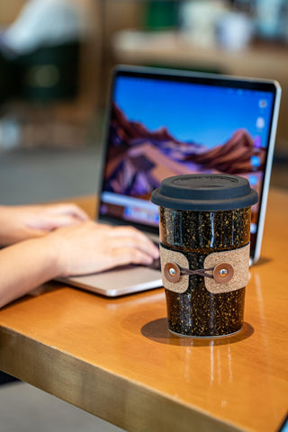 Cormomu 16.5oz capacity for ample on-the-go coffee or tea.