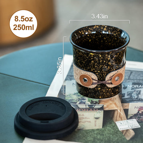 Cormomu travel mug lid close-up showing spill-proof design for travel