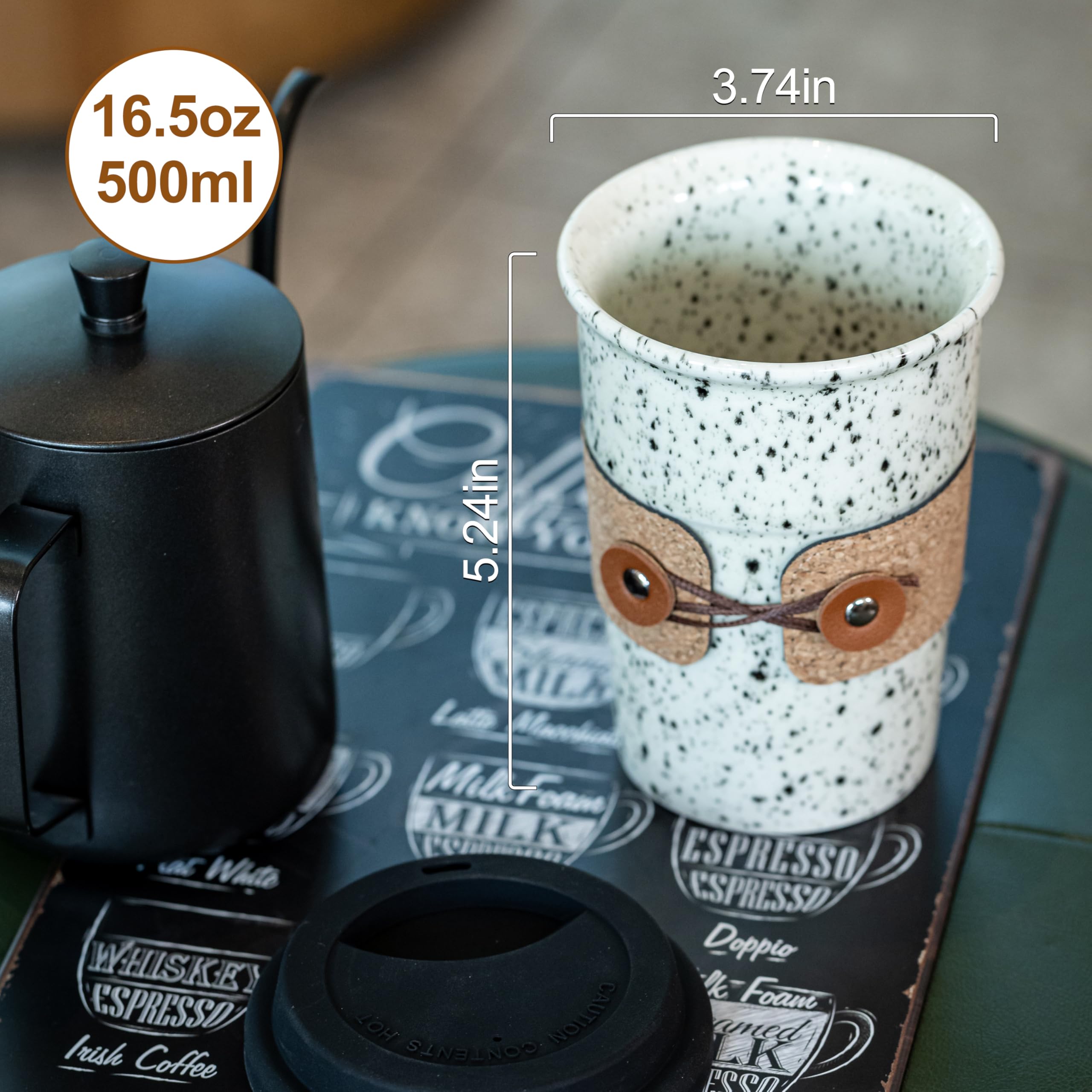 Cormomu travel mug with detachable leather band for heat protection and a secure grip.