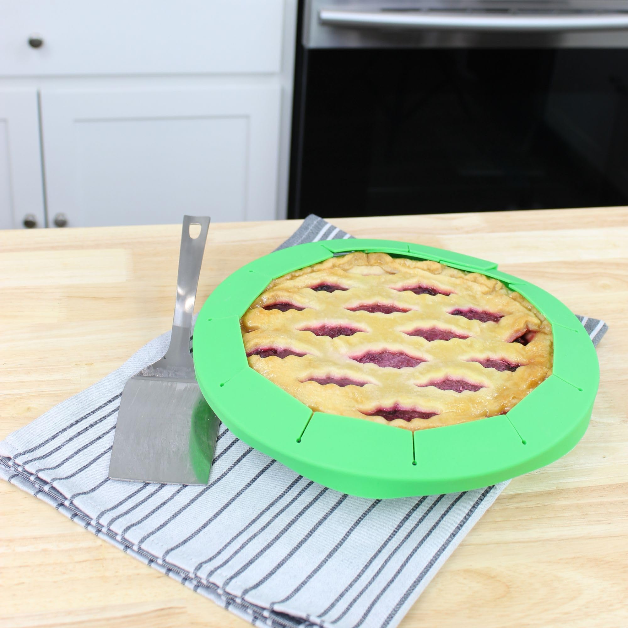 BPA-free Cornucopia Brands pie protectors for safe food contact.