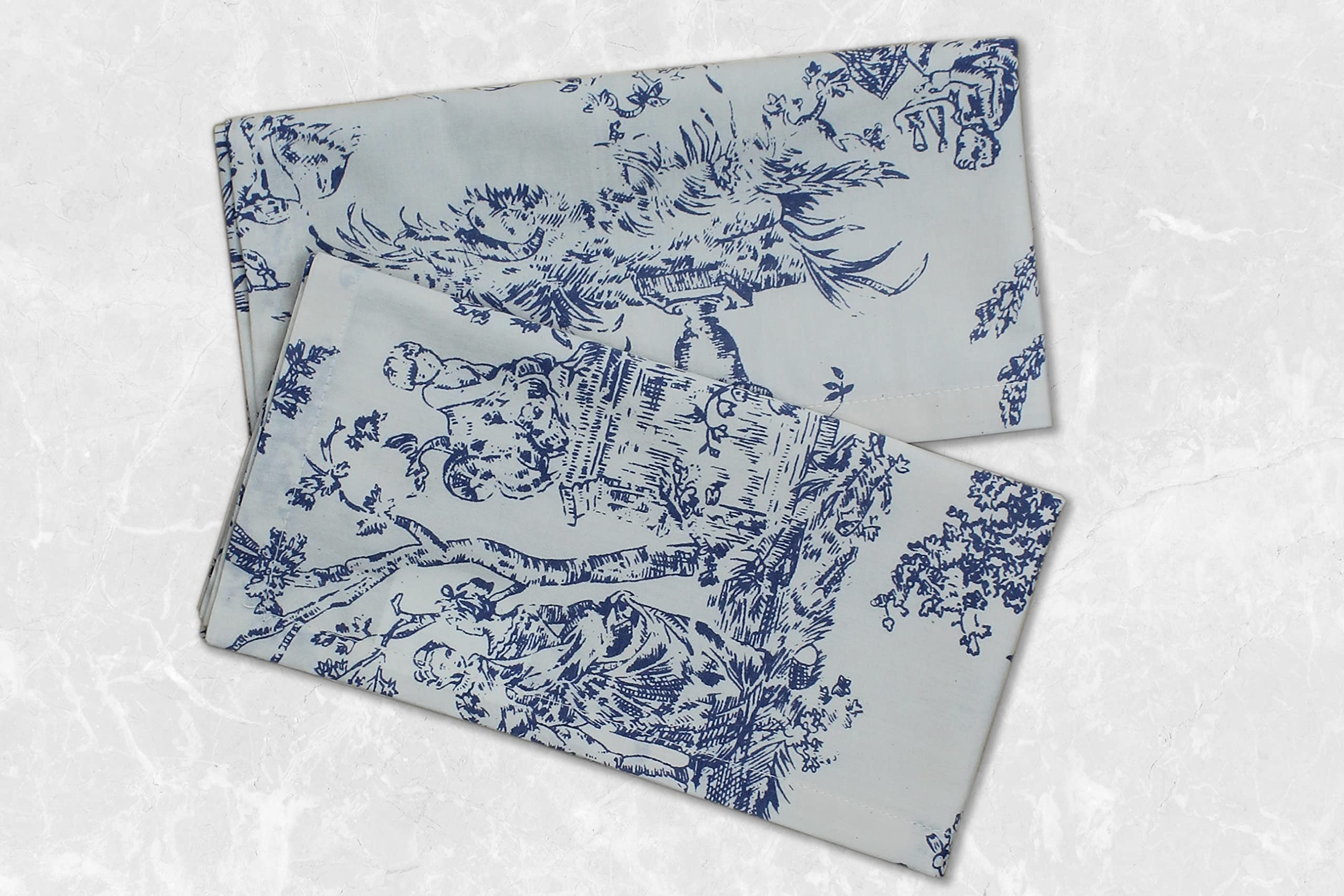 COTTON CRAFT napkin with mitered corners, neat structure for everyday use.