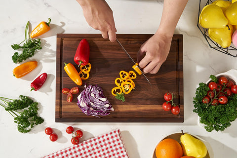 Gift-ready packaging makes it an ideal housewarming or wedding present