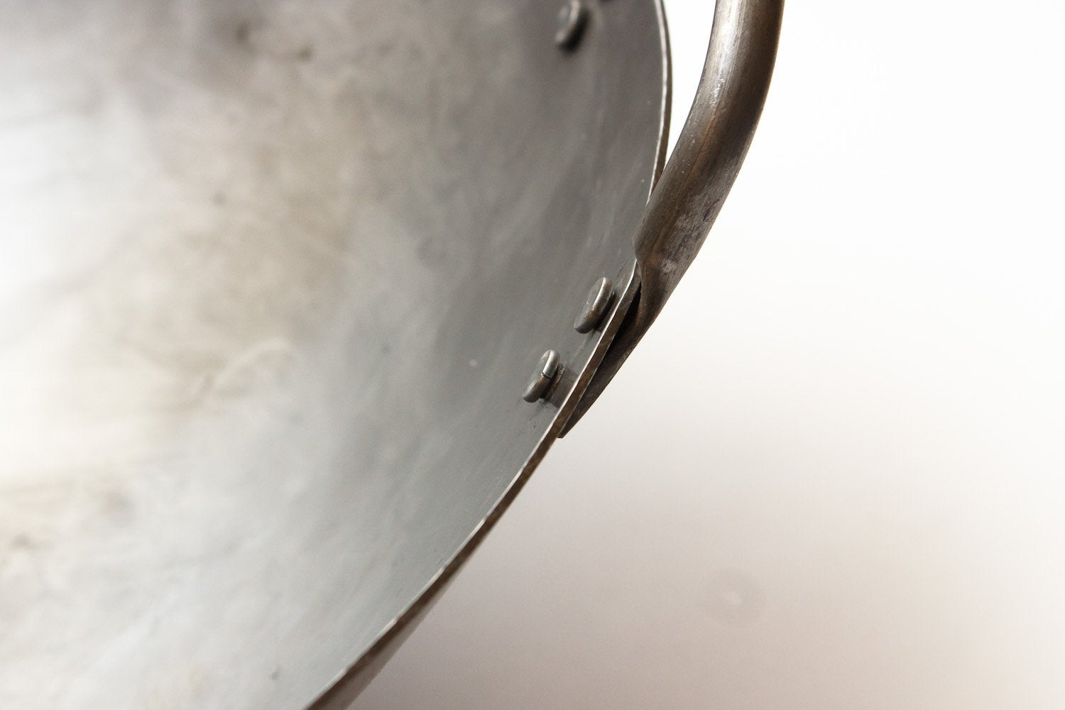 Craft Wok Big 16-Inch Hand-Hammered Surface highlights craftsmanship and even heat distribution