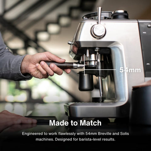 Crema portafilter with ergonomic handle enabling comfortable tamping