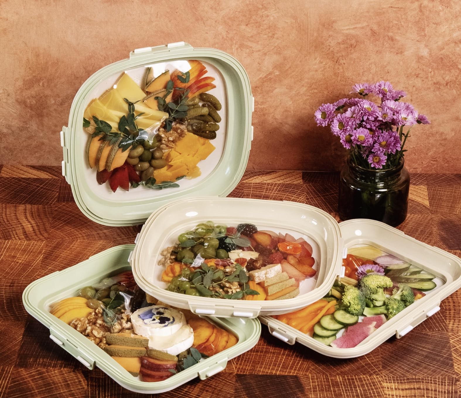 Crudités charcuterie snack-board tray perfect for stylish gatherings.
