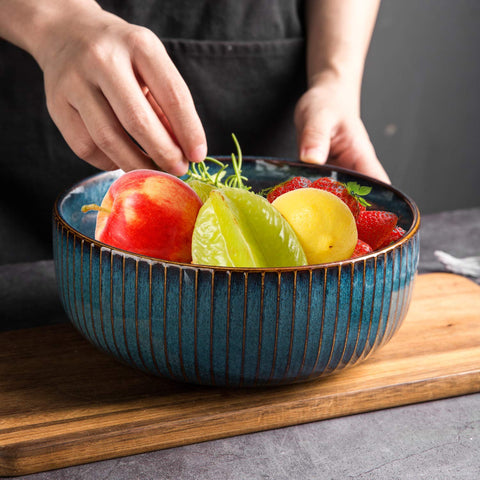 CSYY salad bowl with golden edge enhances table presentation and serving.