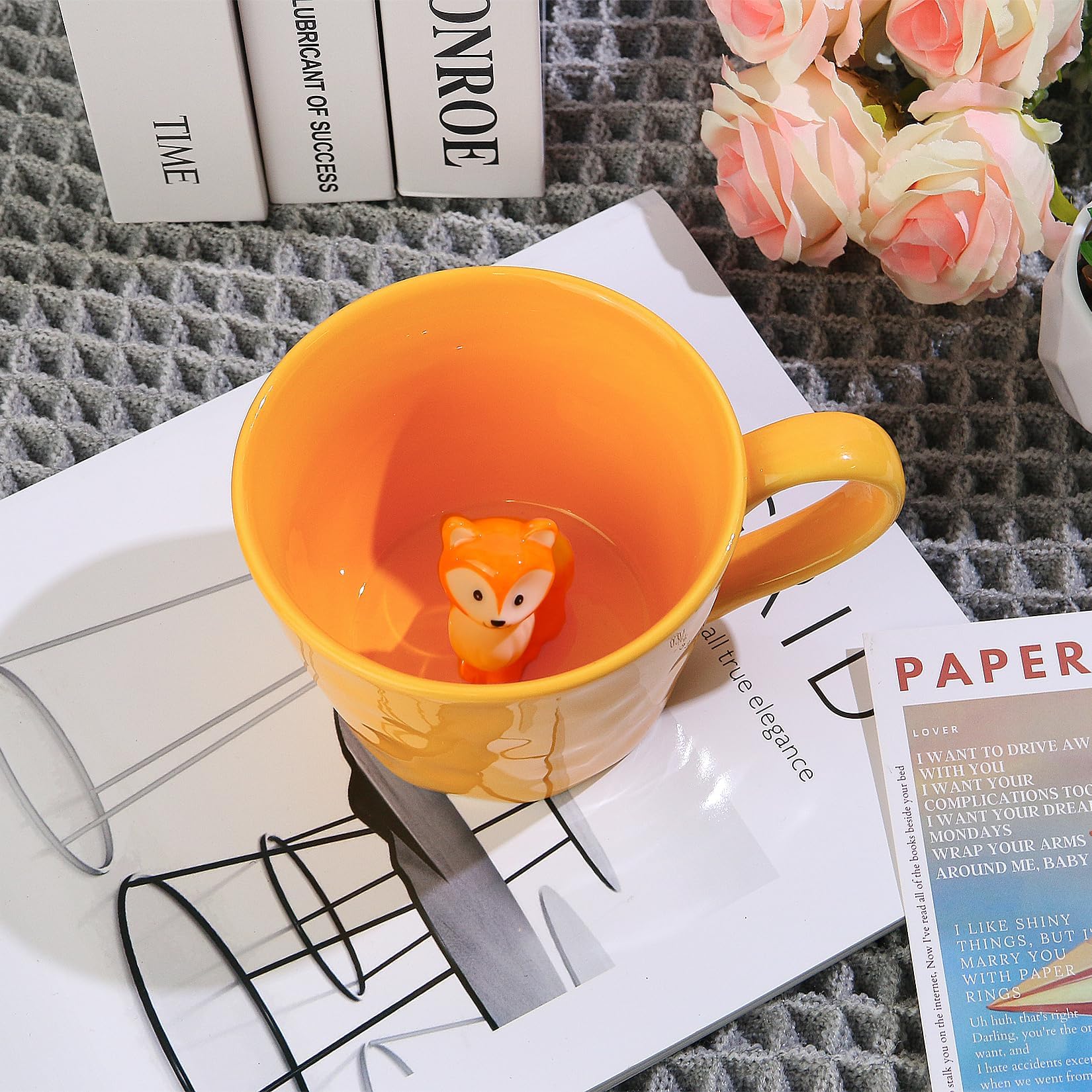 Cteaffee front-view fox and interior reveal create delightful sensory moments.
