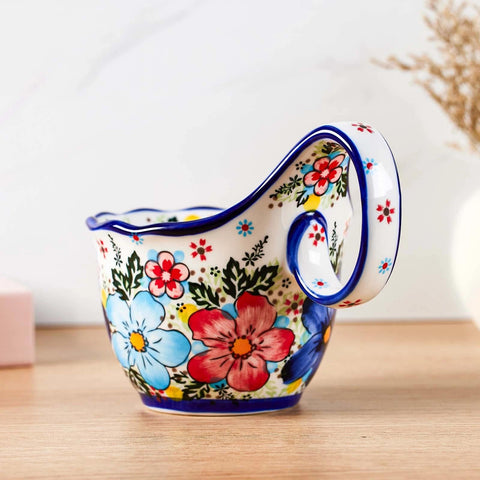 Cteaffee gift-worthy soup bowl with handle for housewarmings or holidays.