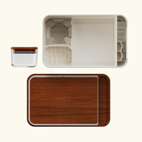 Cubbi dual air-tight seals shield spices and box contents during transport.