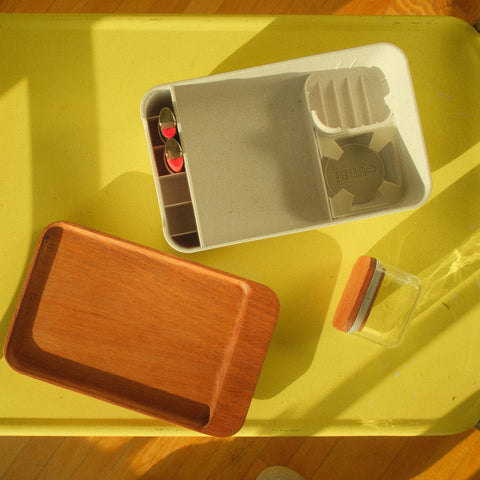 Contents stay fresh and contained with odor-control in Cubbi.